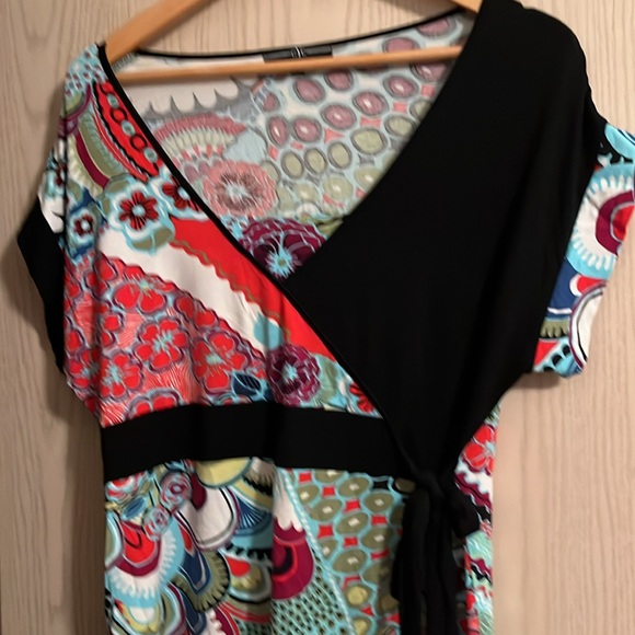 Brand is CYC beautiful colours with black, side tie.xl - Picture 2 of 7